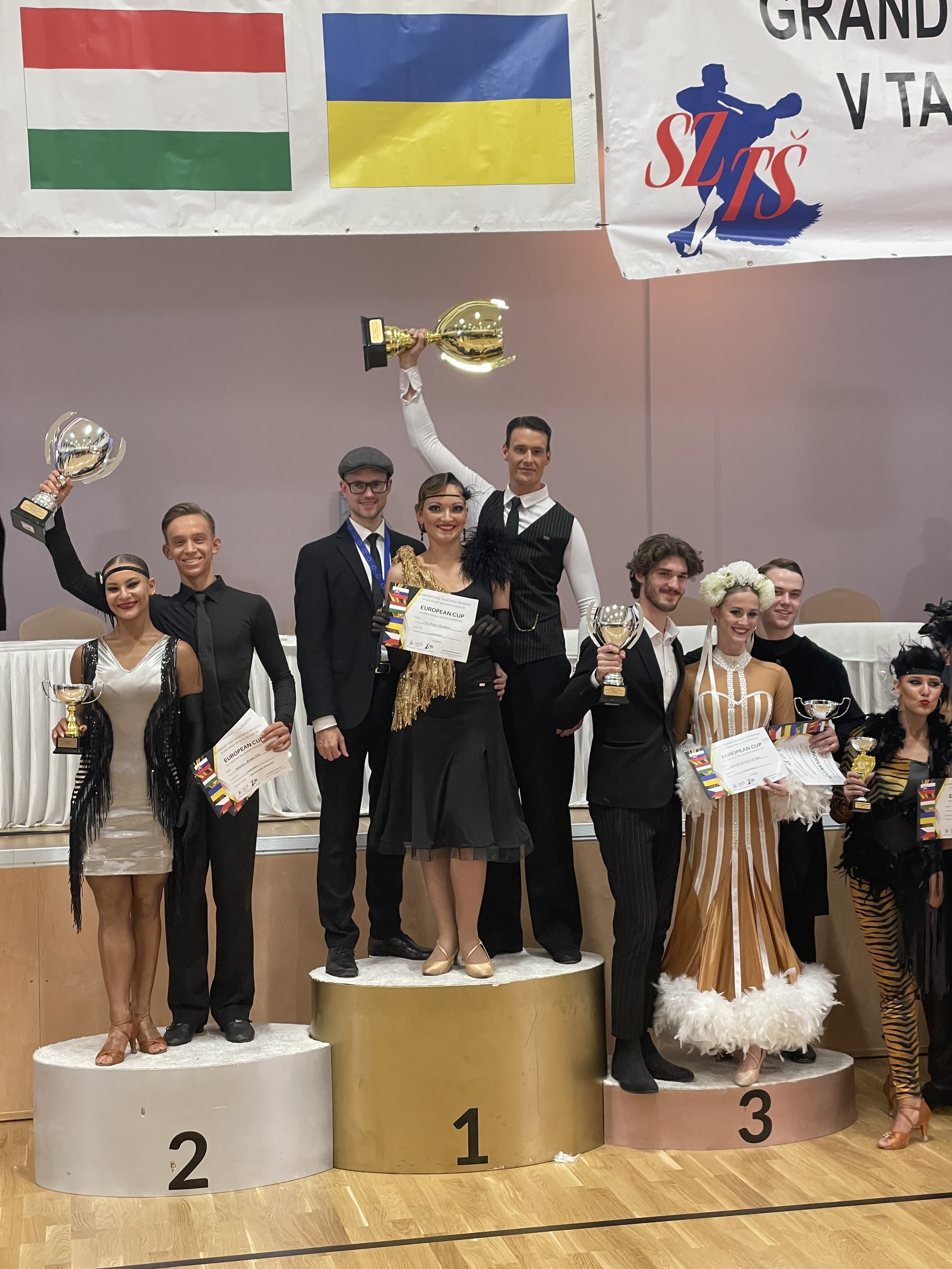 7F3E2D0C-8F60-4E66-9261-24563A9671F9